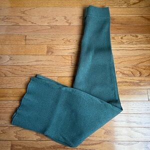 Aerie XS sweater knit flare leggings